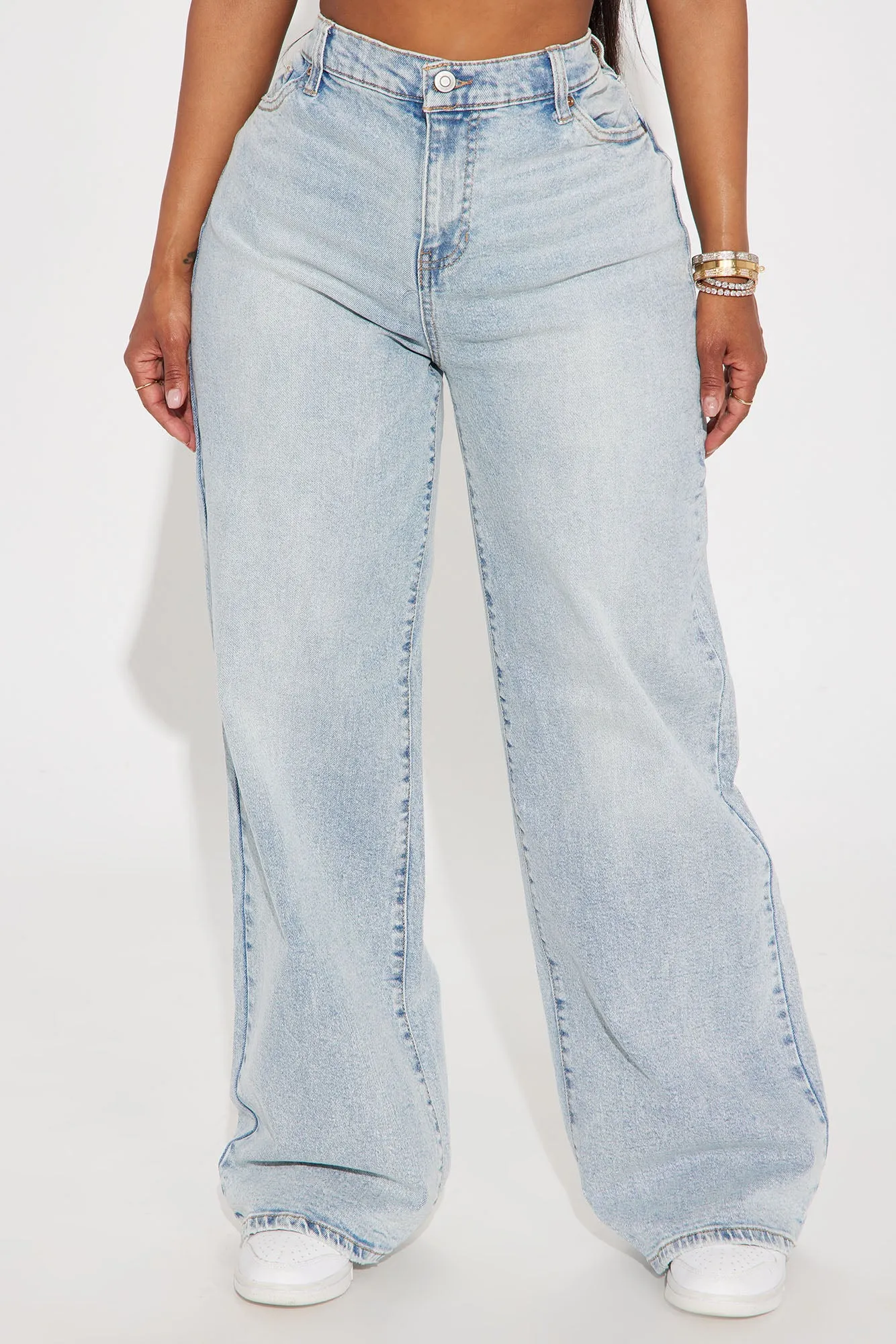 Amira Elastic Waistband Baggy Jeans - Light Wash
