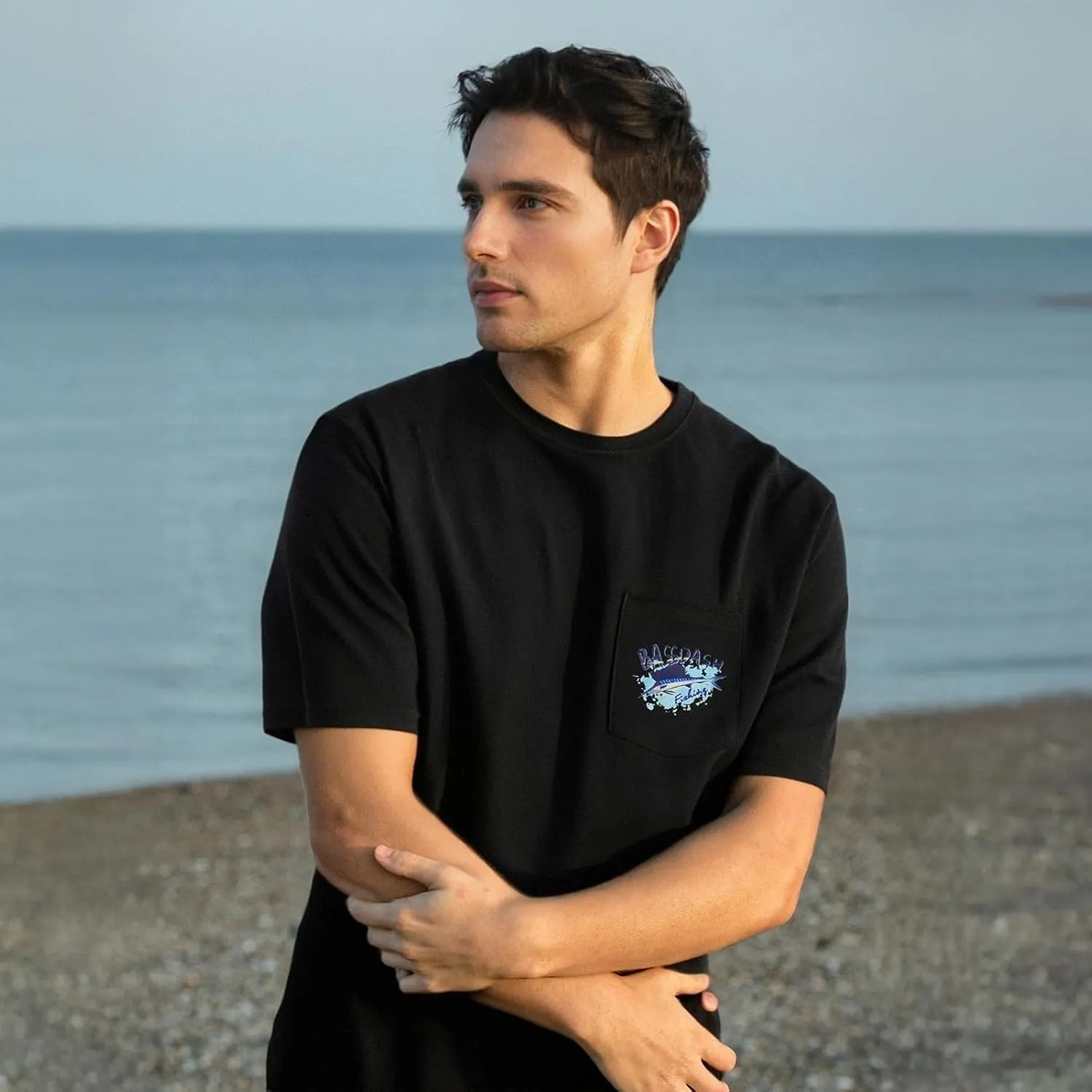 BASSDASH Mens UPF 50  Fishing Graphic T-Shirts Pocket Short Sleeve Shirt Quick Dry UV Sun Protection Casual Outdoor FS46M