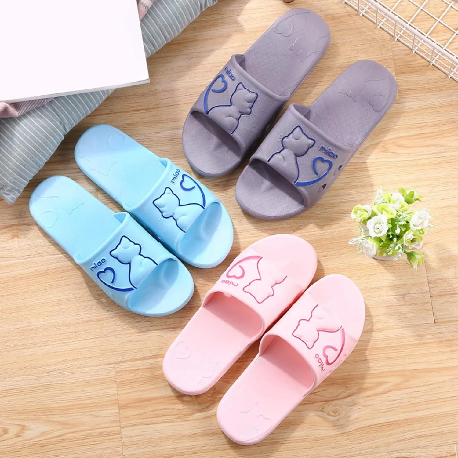 Bathroom Slippers Men Shower Shoes Women Cloud Slippers for Men Slides for Women Public Indoor Comfortable