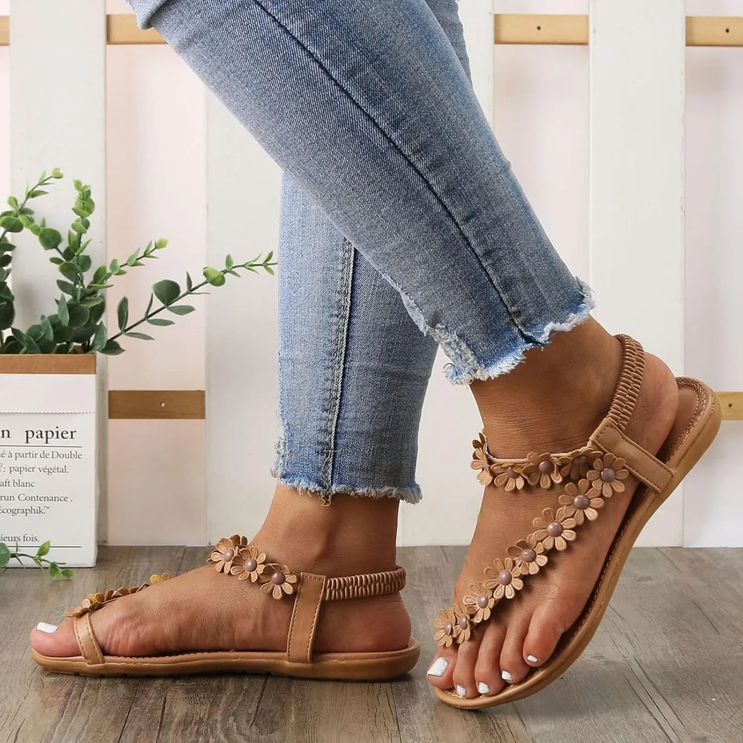 Boho Sandals for Women Summer Beach Flat Sandals Chic Flower Thong Flip Flops Toe Ring Ankle Strap Sandal Comfortable Lightweight Casual Vacation Shoes 2025 Trendy