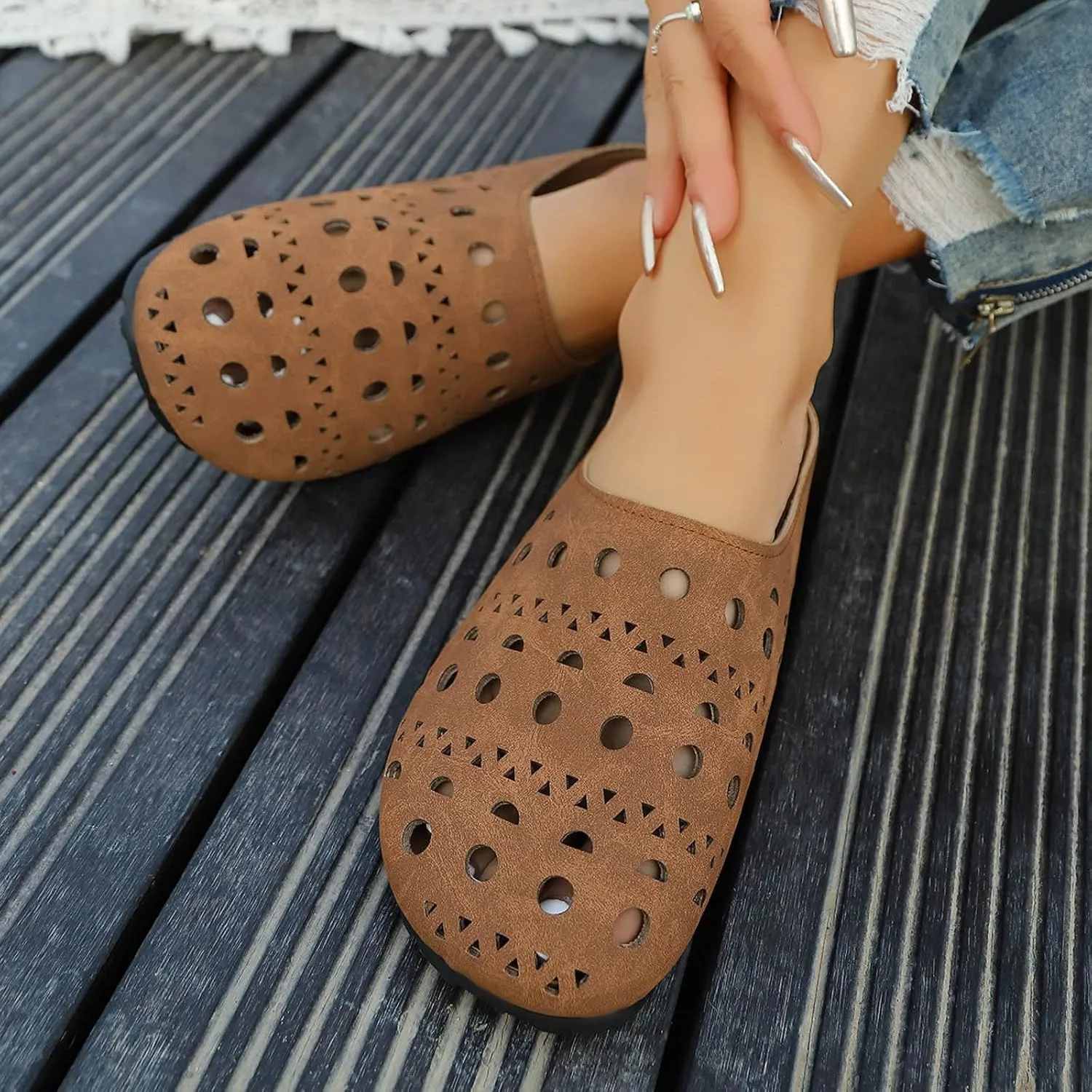 Close Toe Sandals for Women Non Slip Hollow Sandals Comfortable Soft Cushion Summer Beach Shoes Outdoor Indoor