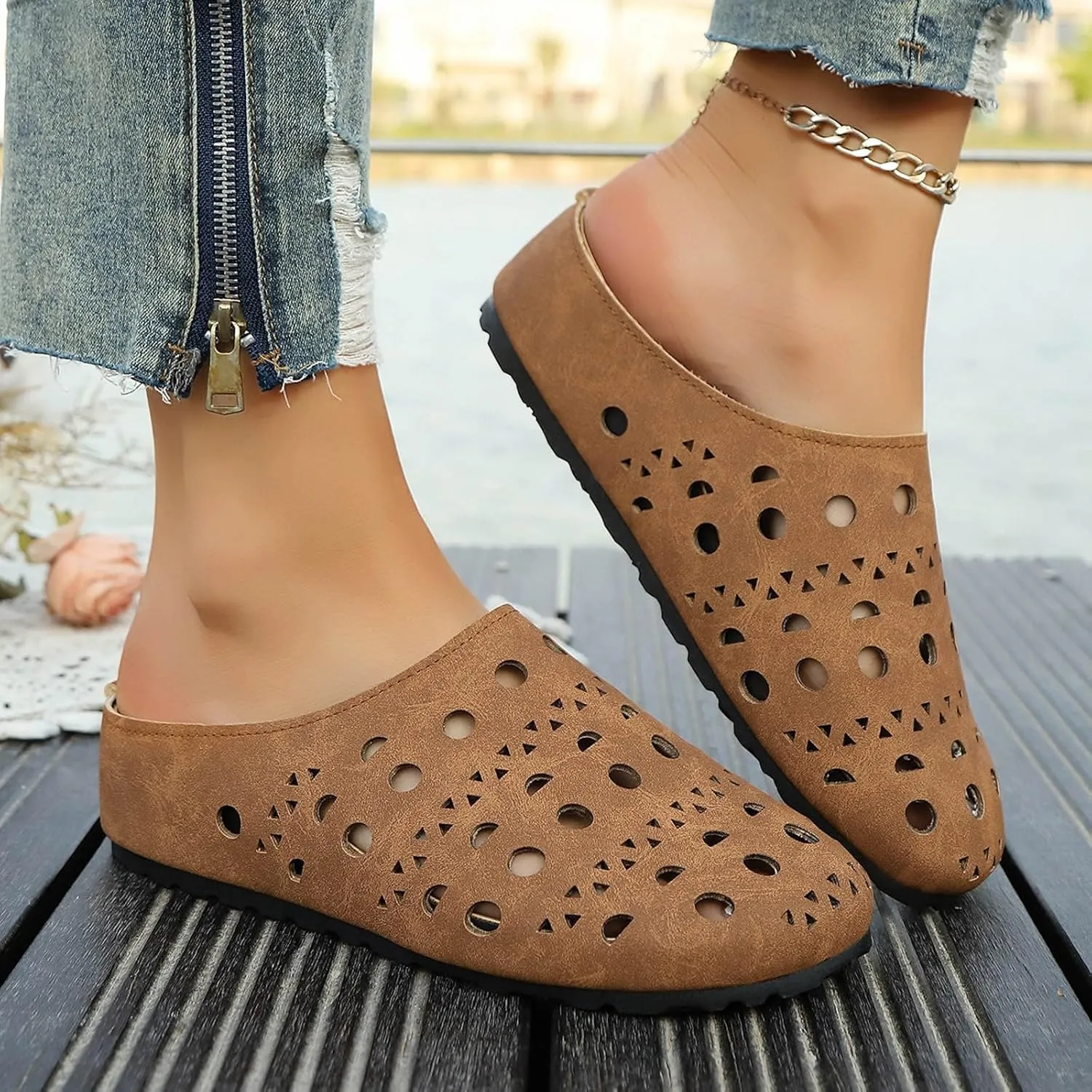 Close Toe Sandals for Women Non Slip Hollow Sandals Comfortable Soft Cushion Summer Beach Shoes Outdoor Indoor