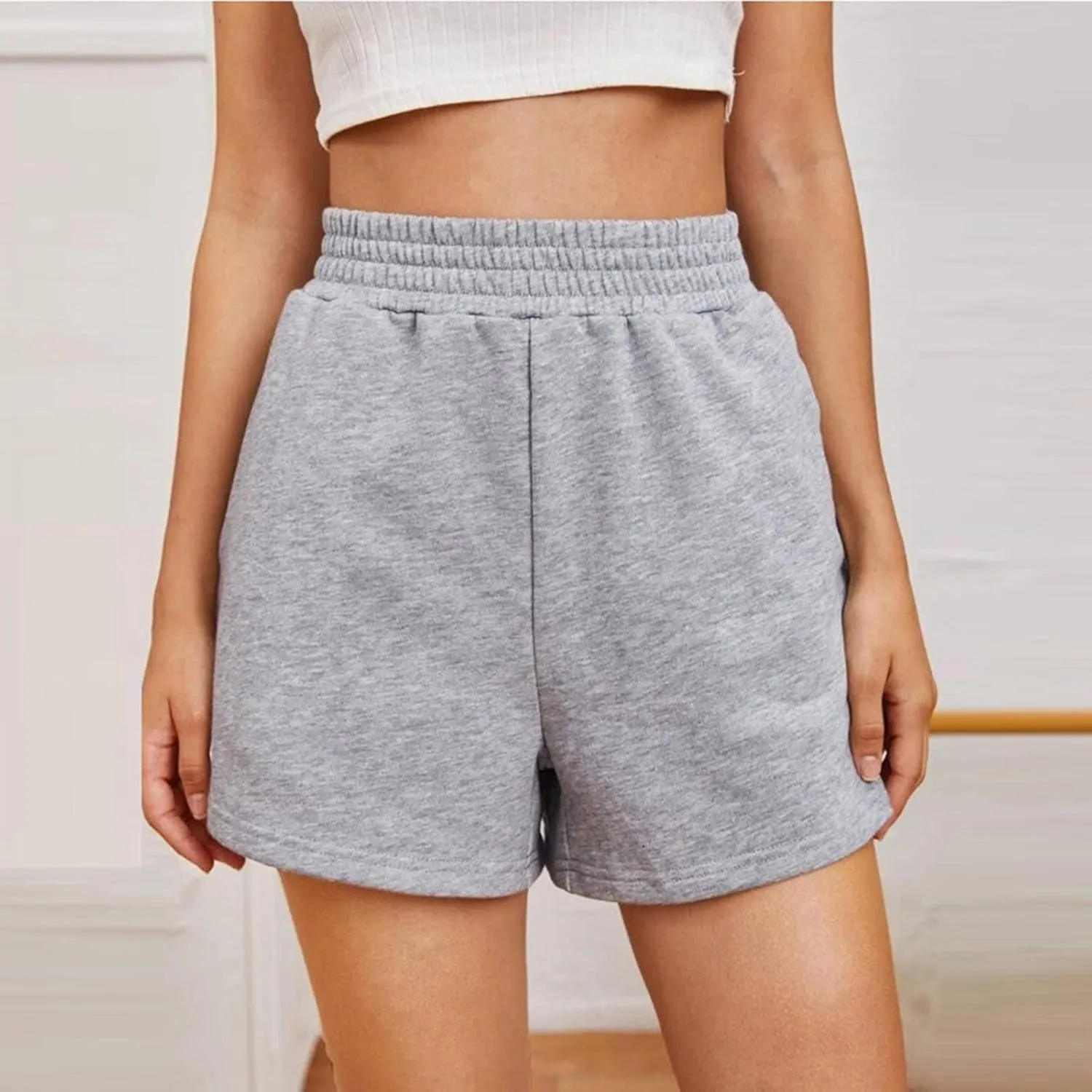 Elastic Waist Sports Shorts Women High Waisted Workout Shorts Wide Leg Sweat Shorts Loose Gym Shorts with Pockets