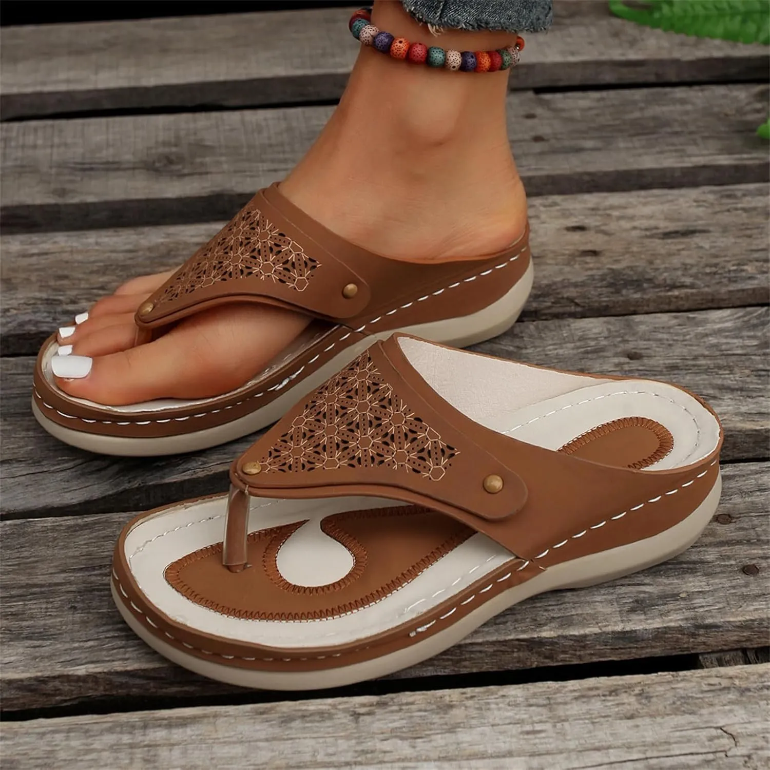 Flip Flops for Women with Arch Support Wide Width Roman Sandals Orthopedic Slippers Comfort Slides for Summer Vacation Dressy Casual Sandals Thong Flat Sandal Non-Slip Beach Slippers Lightweight
