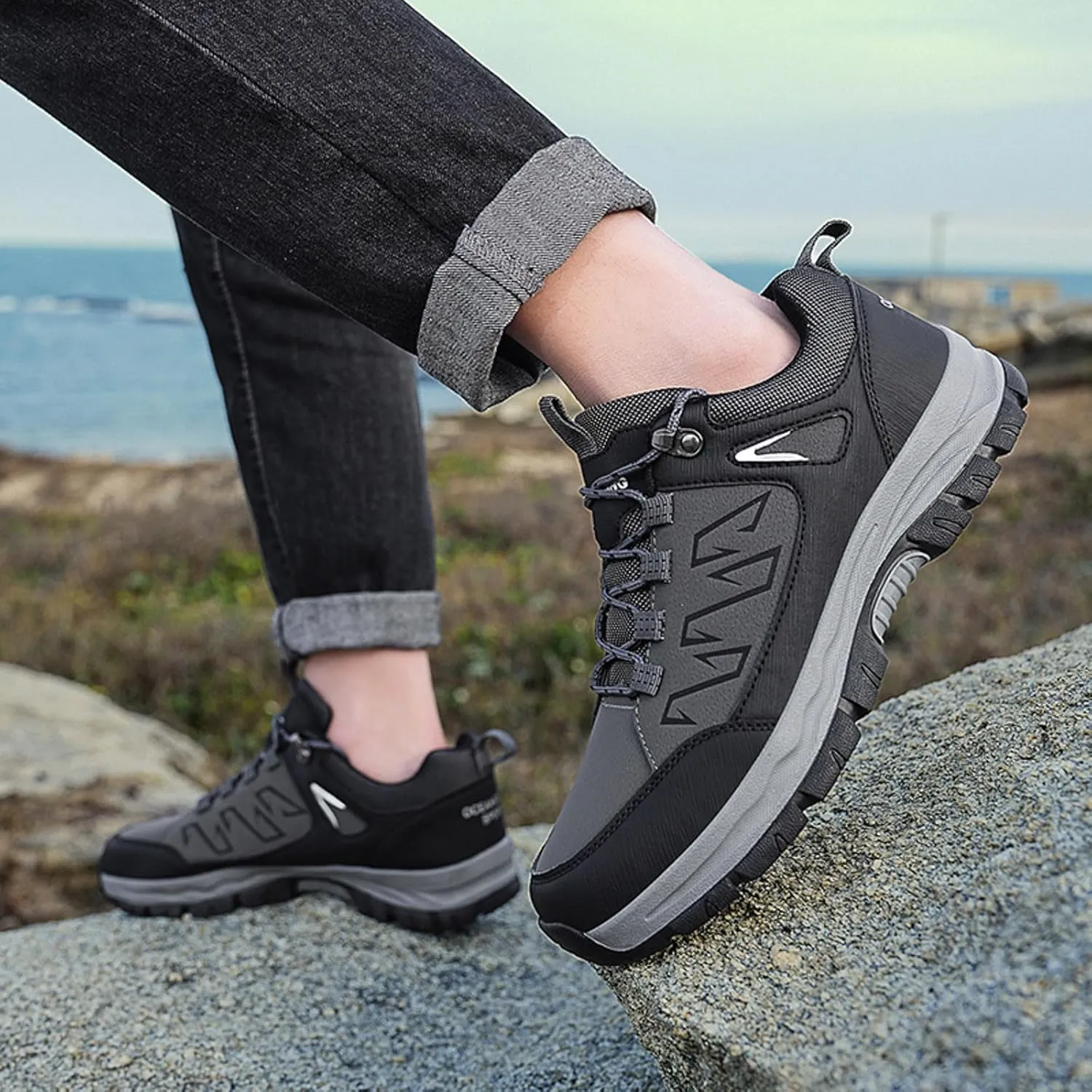 Men's Hiking Shoes Non-Slip Comfortable Walking Shoes Breathable Trial Trekking Sneakers Lightweight Work Shoes