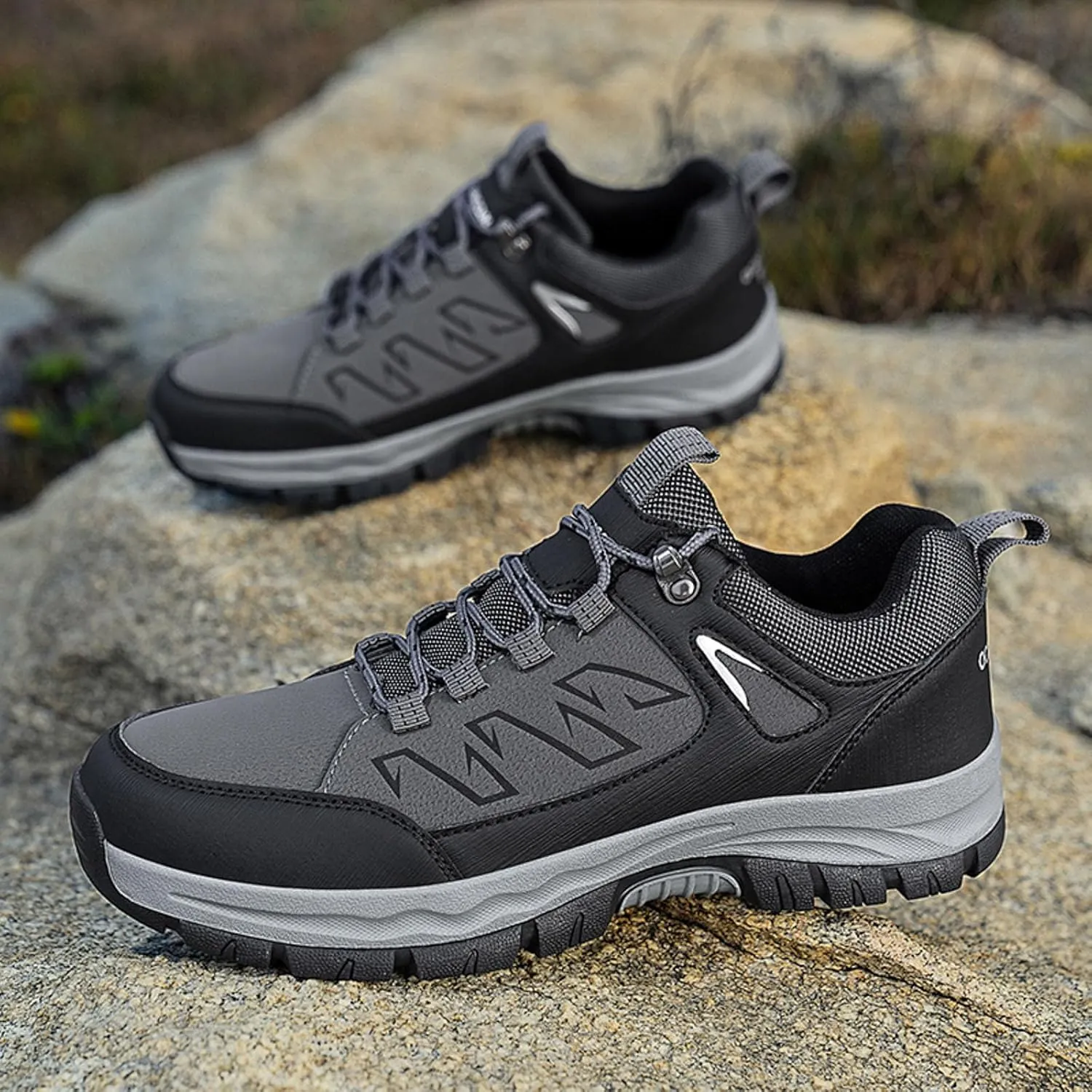 Men's Hiking Shoes Non-Slip Comfortable Walking Shoes Breathable Trial Trekking Sneakers Lightweight Work Shoes