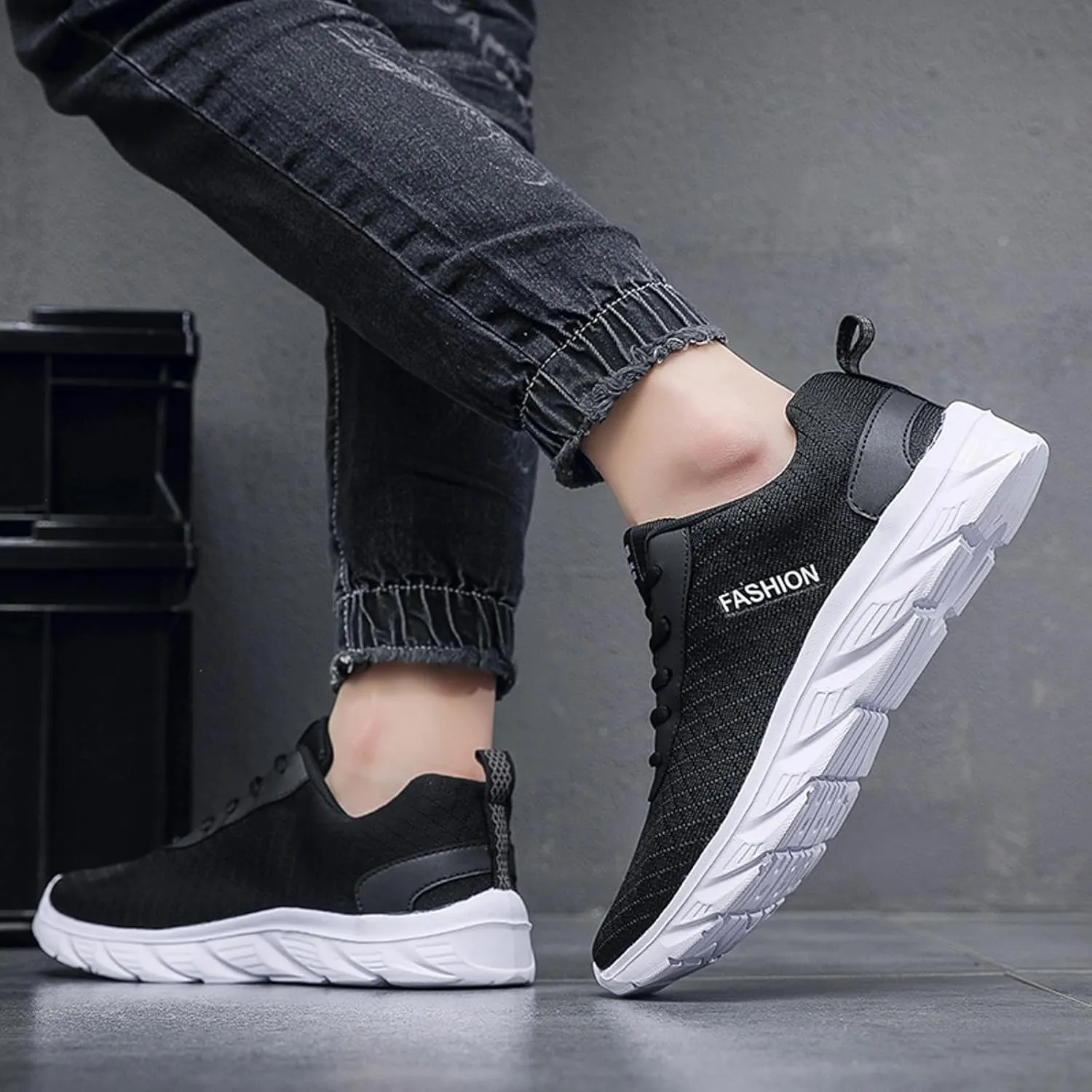 Men's Minimalist Barefoot Shoes Casual Sneaker Mesh Breathable Walking Shoe Men's Stylish Lightweight Sneakers