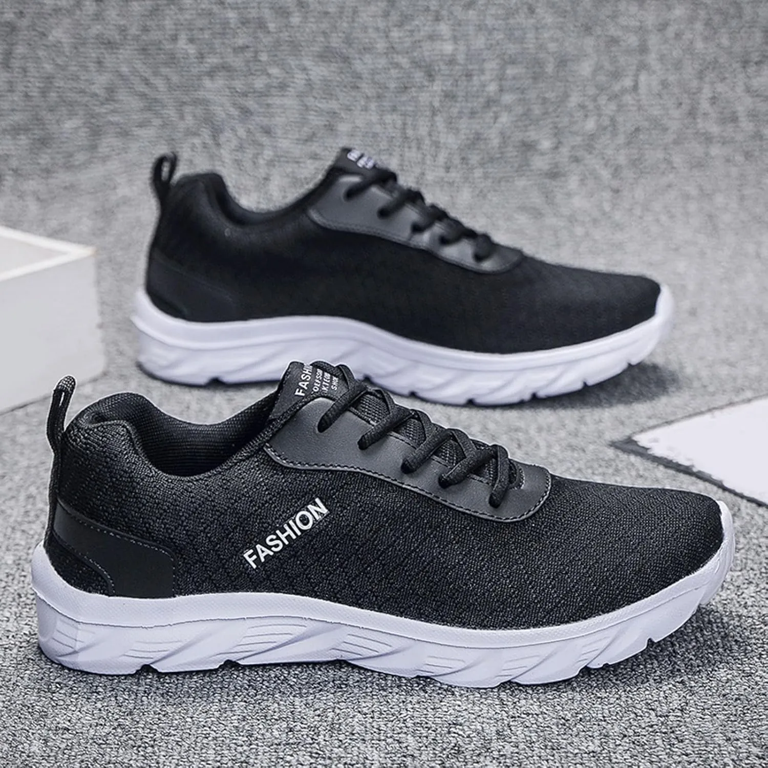 Men's Minimalist Barefoot Shoes Casual Sneaker Mesh Breathable Walking Shoe Men's Stylish Lightweight Sneakers