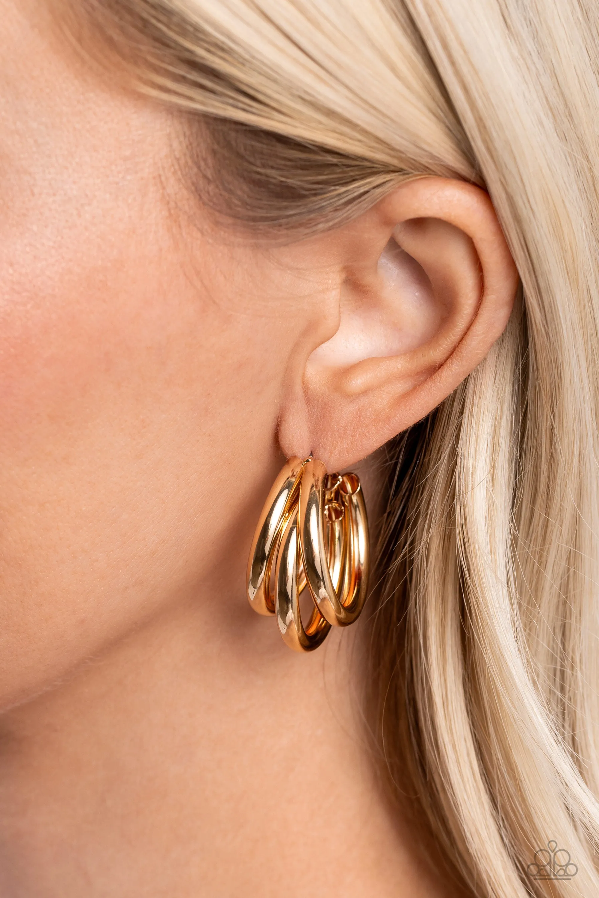 🧡Paparazzi 🧡HOOP of the Day 🧡 Gold