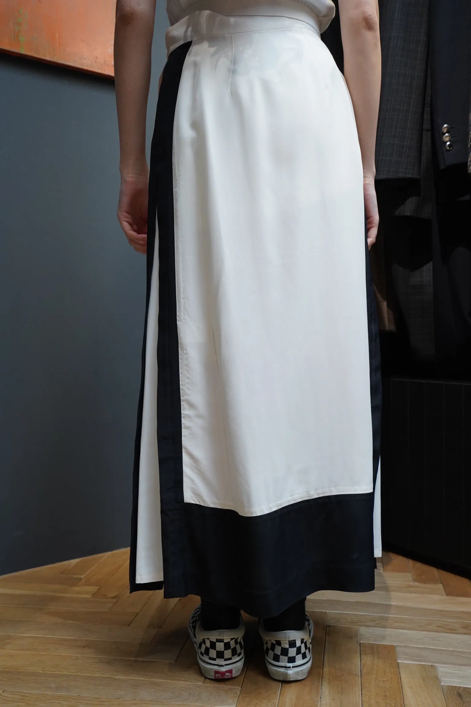 SATORU SASAKI WRAPAROUND SKIRT(WHITE/BLACK)