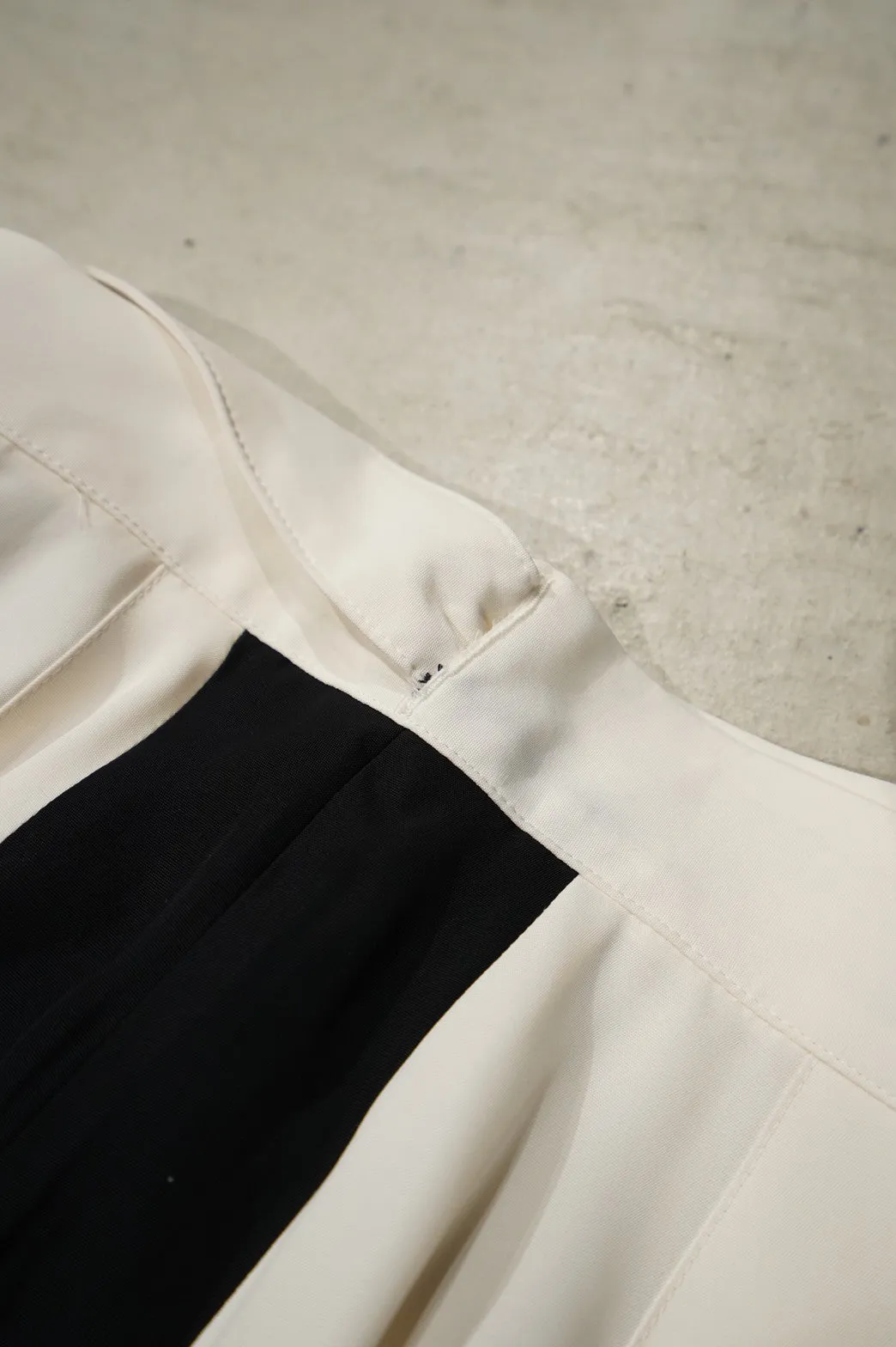 SATORU SASAKI WRAPAROUND SKIRT(WHITE/BLACK)