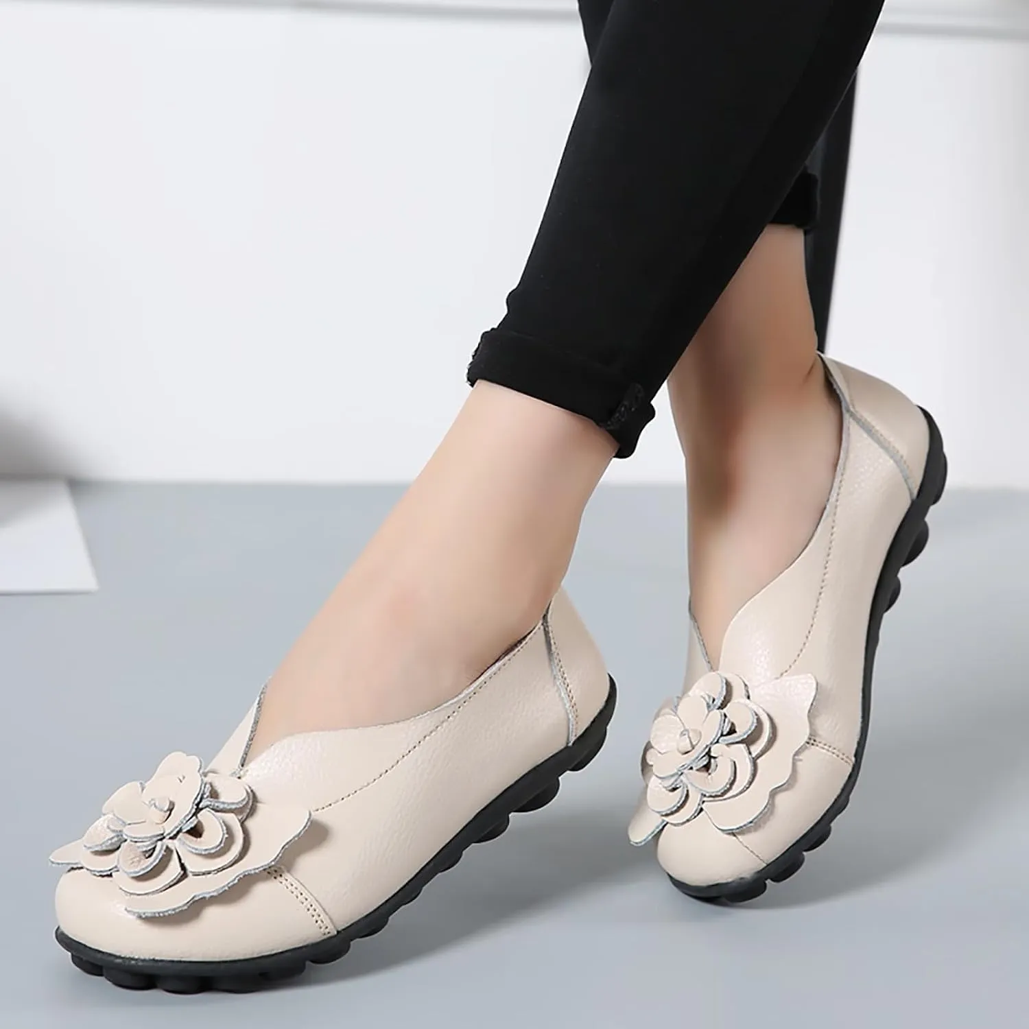 Slip on Loafers for Women Leather Flowers Loafers Comfortable Walking Work Flats Shoes Lightweight Soft Sole Flat Shoes Round Toe Summer Shoe