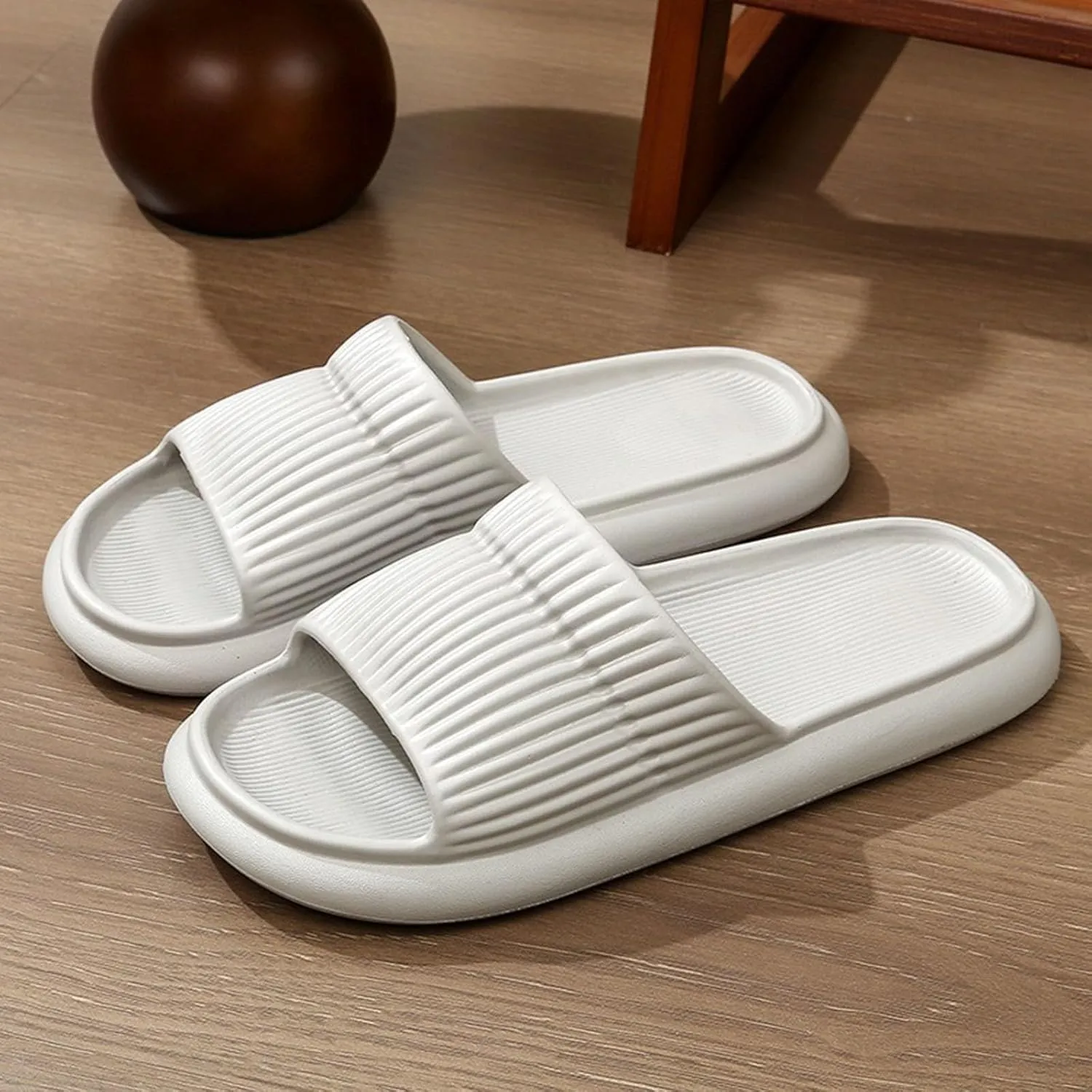 Summer Slipper for Men and Women Indoor Plus Size Slides Bathroom Sandals Report Home Designer Slippers for Women