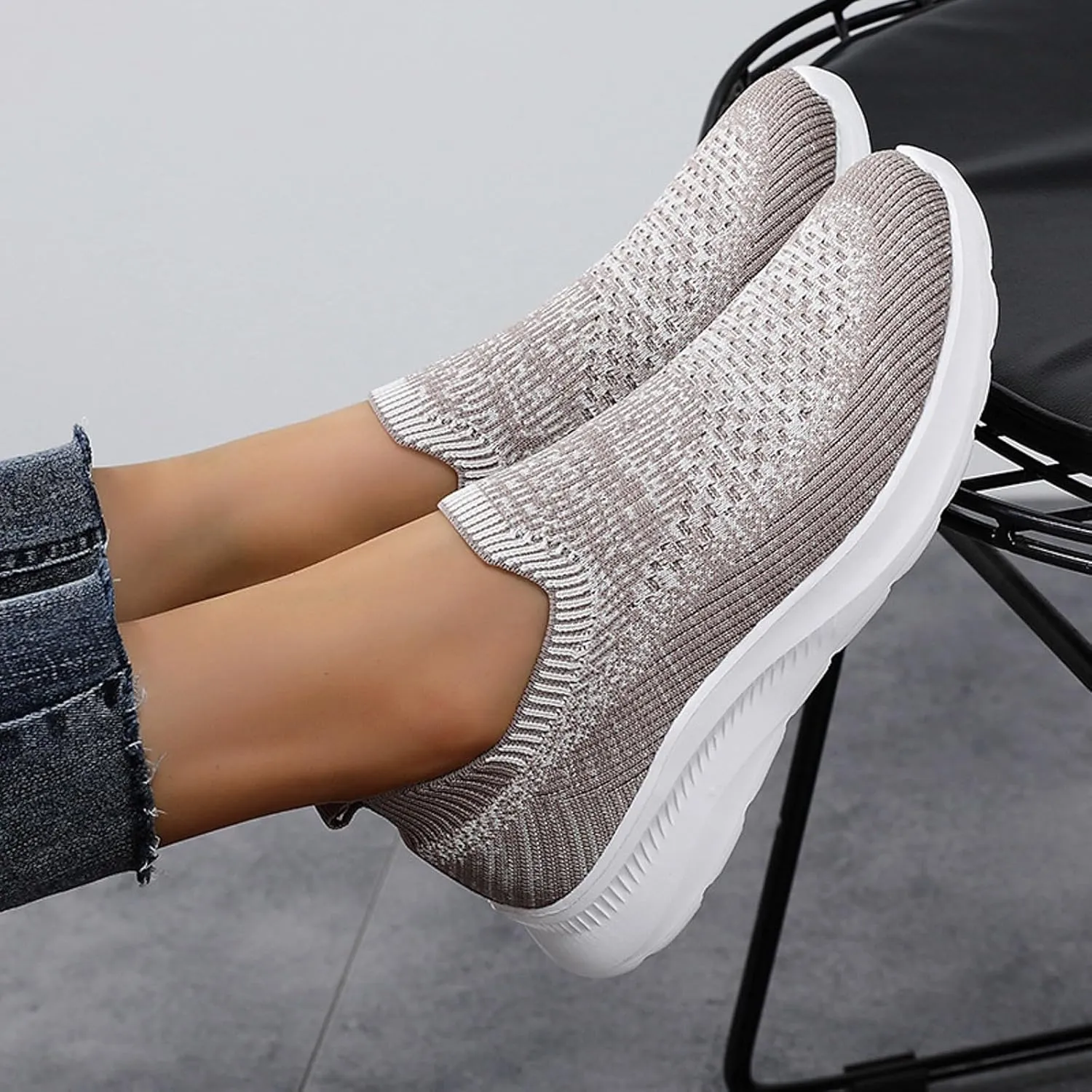 Walking Shoes Women Slip On Knit Mesh Running Sneakers Lightweight Breathable Non-Slip Casual Comfort Sports Shoes