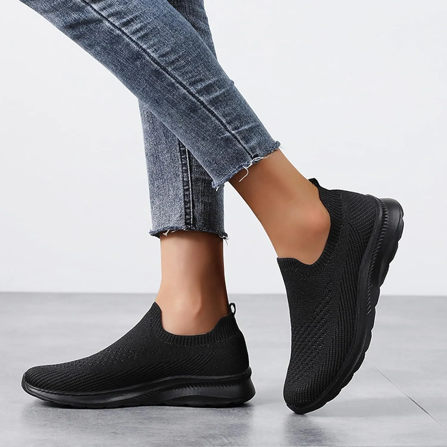 Walking Shoes Women Slip On Knit Mesh Running Sneakers Lightweight Breathable Non-Slip Casual Comfort Sports Shoes